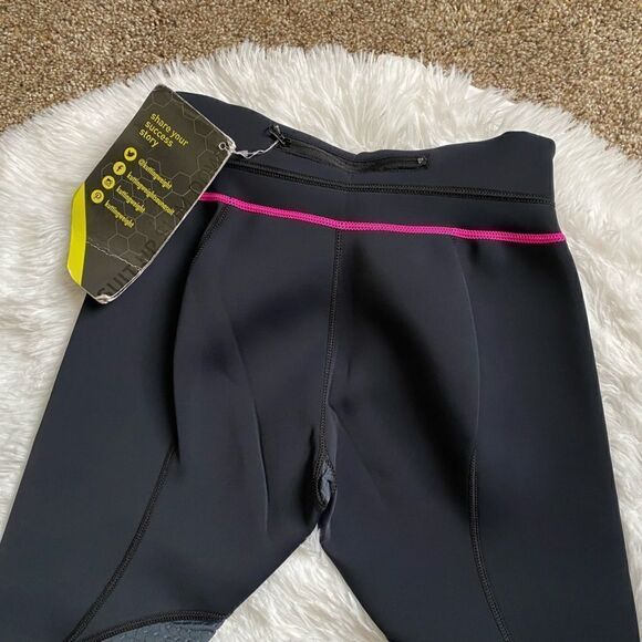 KW Heat Generating Capri Pants Weight Cutting Black Pink NEW Women’s Size XS - Picture 4 of 9